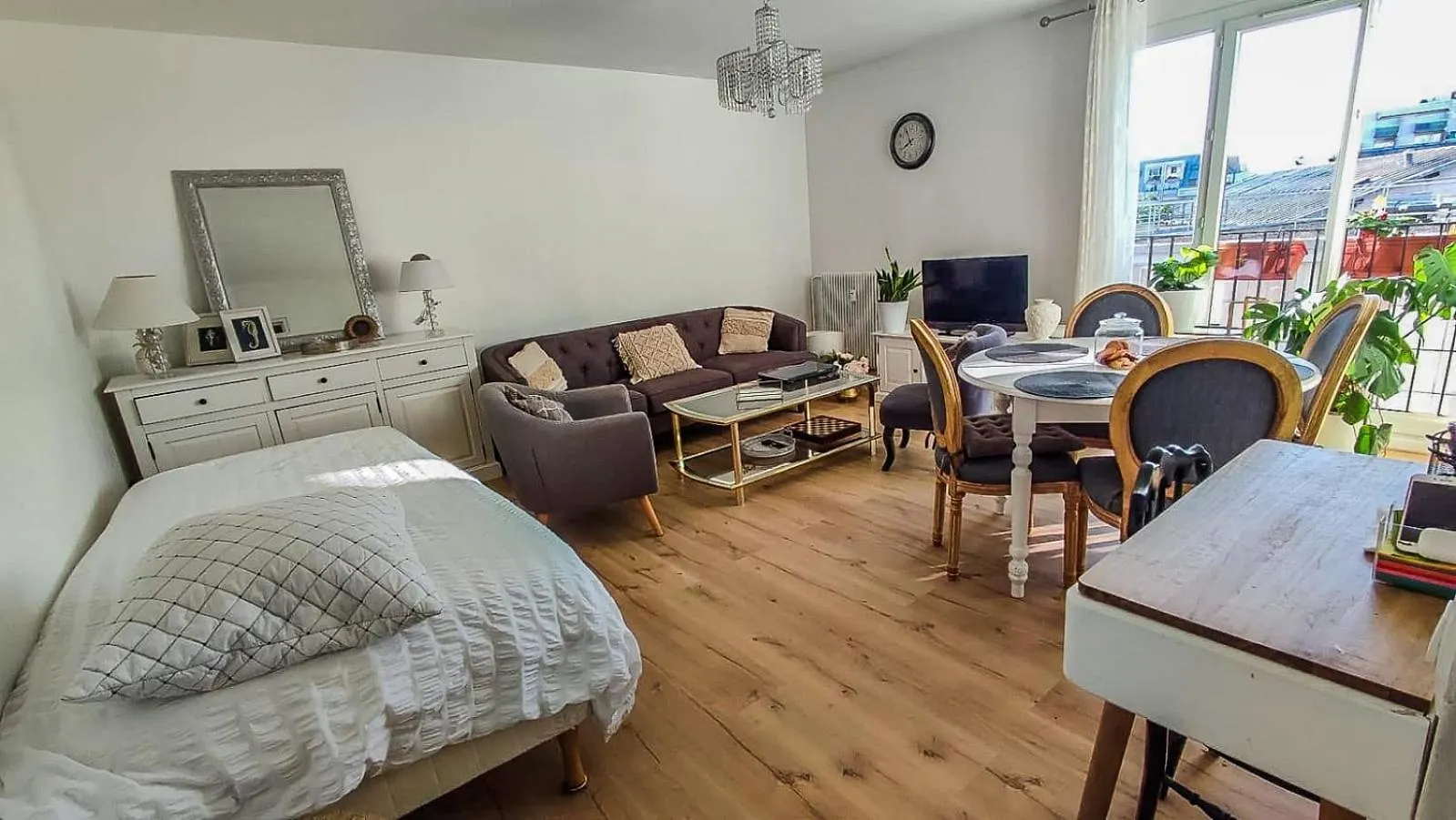 Appartement Spacieux Parisien